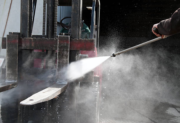 Best Pool Deck Cleaning  in Pasadena, CA